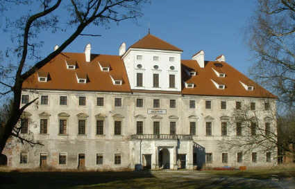 Riva, Schloss Aurolzmnster